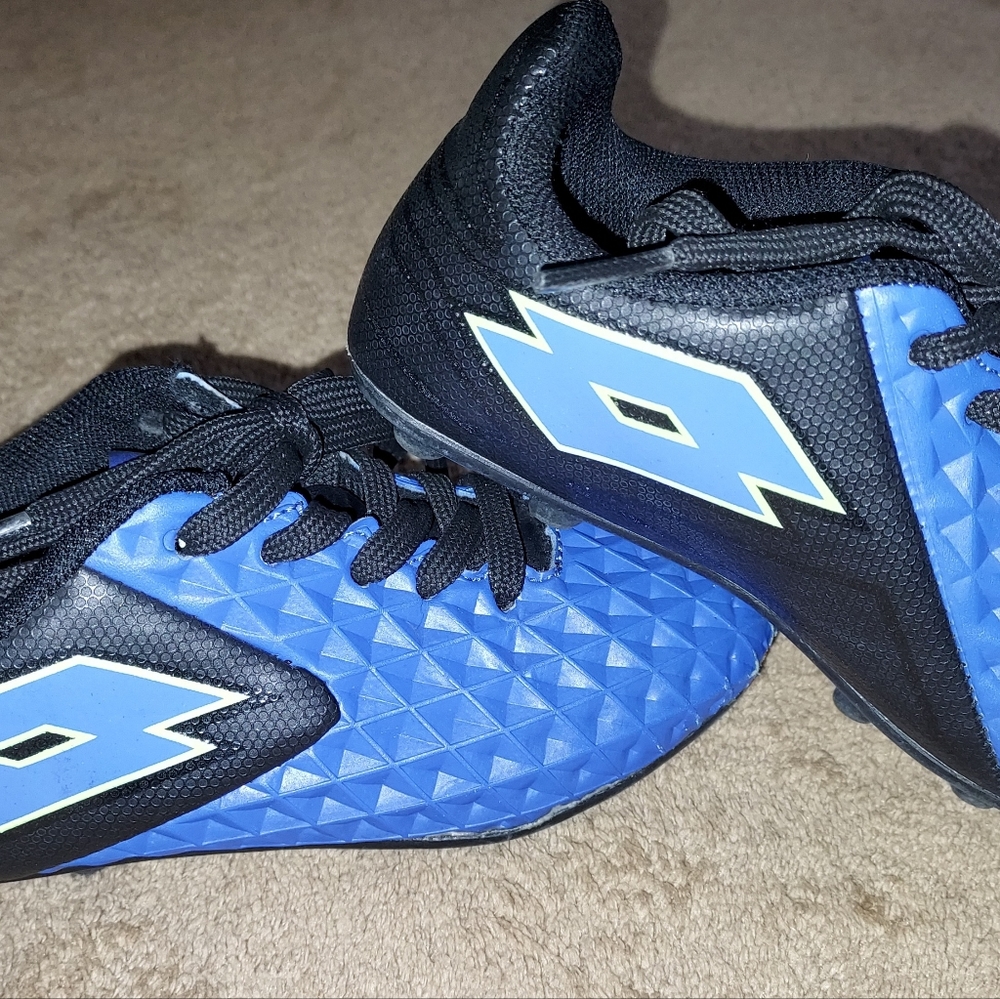 Lotto Soccer Cleats size10